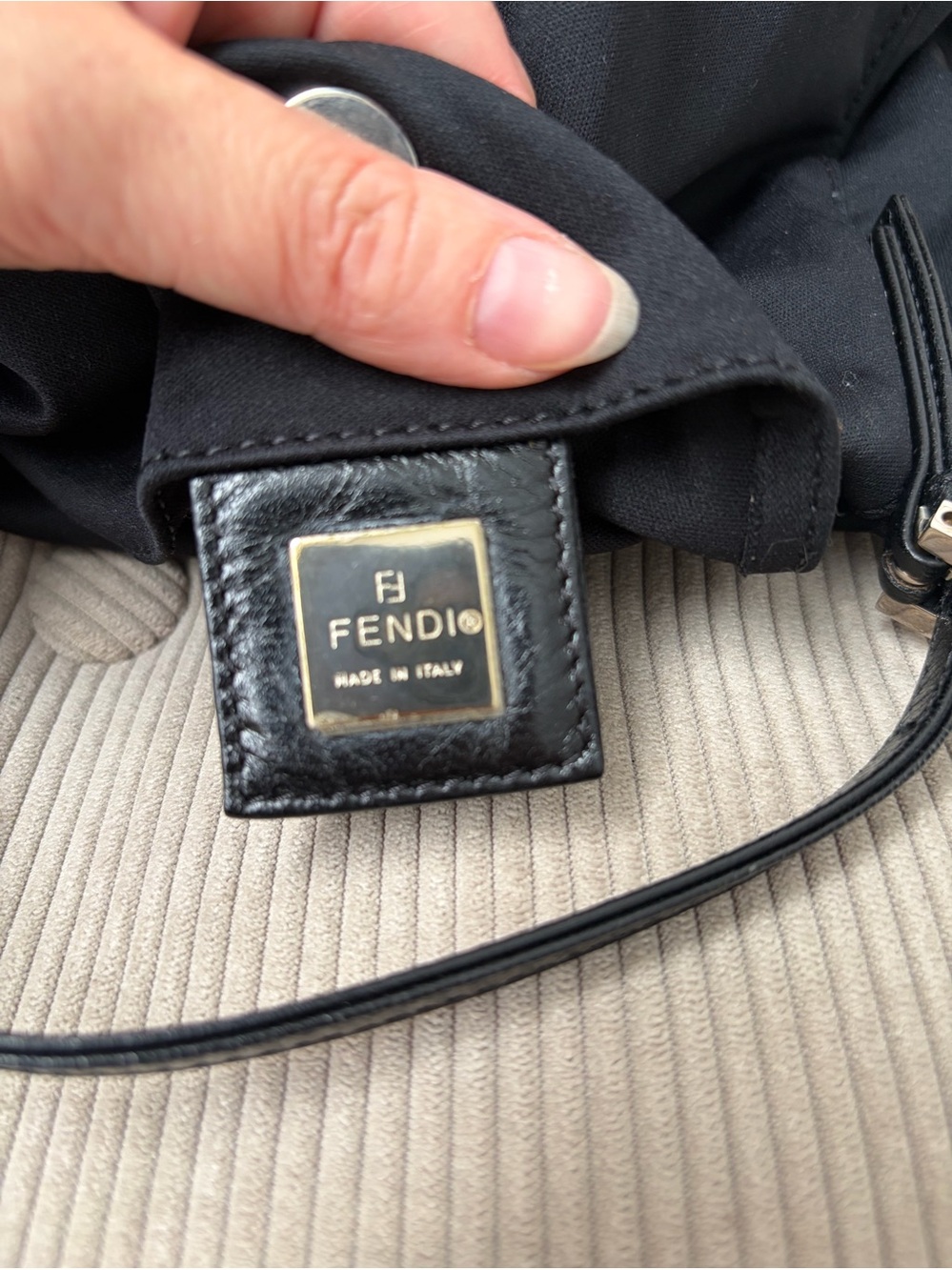 Authentic vintage Fendi neoprene bag - Picture 5 of 5